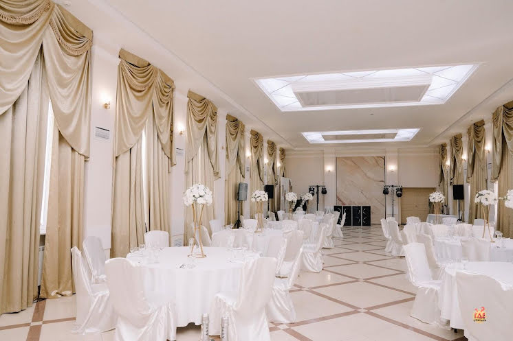 Большой зал в «Богемия на Вавилова» фотография №6