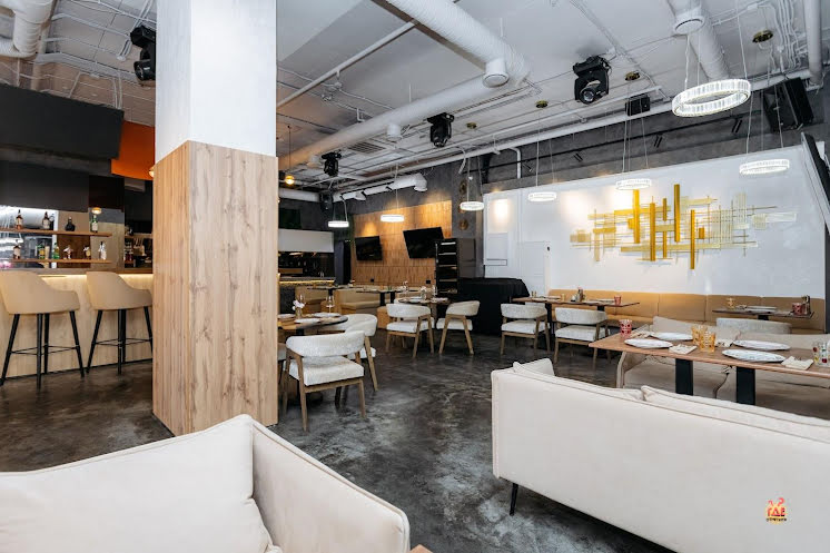 Основной зал в «Lianel» фотография №11