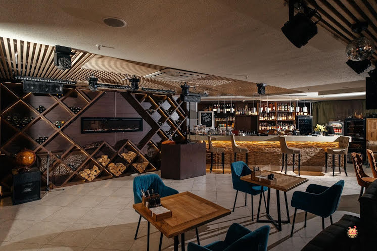 Основной зал в «Чо? Капчо» фотография №9