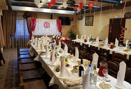 Зал на 60 человек в Зал на 40 человек 