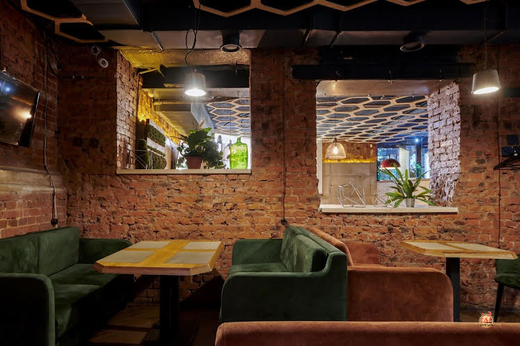 Зал на 1 этаже в «Корова на бочке на Карла Маркса» фотография №7