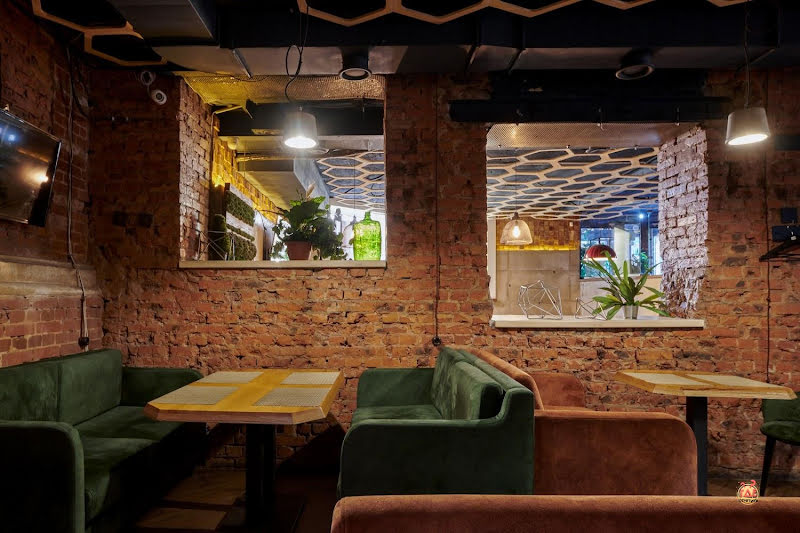 Корова на бочке на Карла Маркса фотография №5