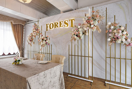 Белый зал в VIP-зал на 8 человек