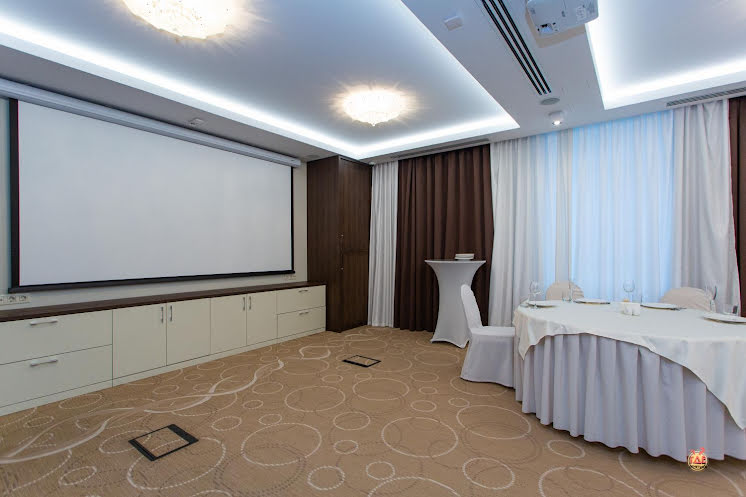 Зал  «Сосновый» в «Рамада» фотография №4