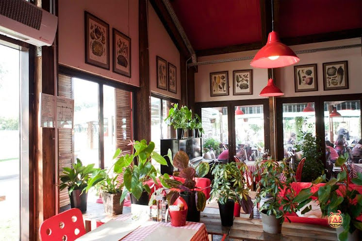 Основной зал в «La Campania» фотография №6