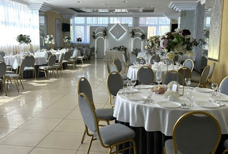 Европейский зал в Малый зал