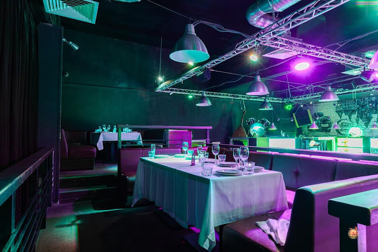 Зал на 200 человек в «Гластонберри» фотография №7