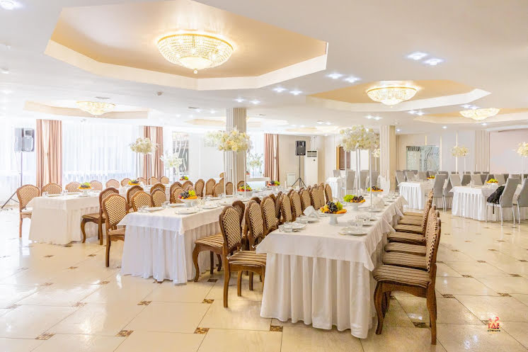 Большой зал в «Ашхана на Гоголя» фотография №7