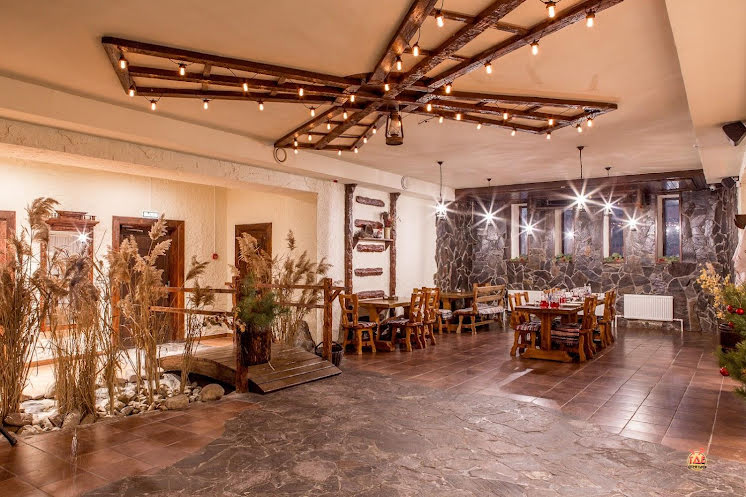 Основной зал в «Шницель» фотография №5