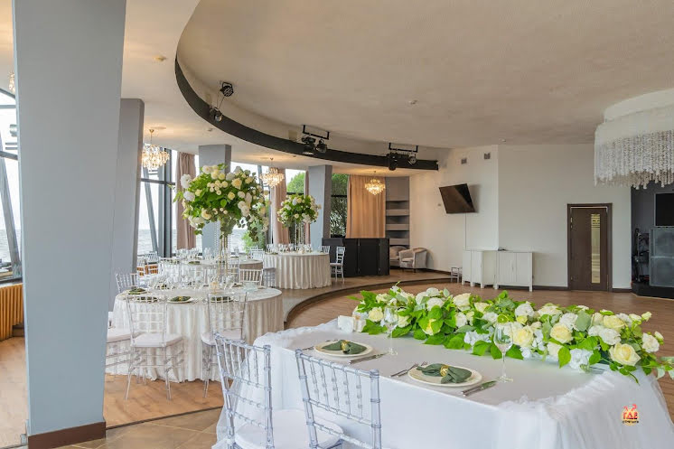 Основной зал в «Панорама в Репино» фотография №12