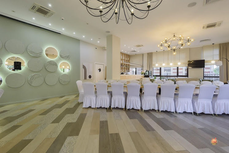 Основной зал в «Raymond» фотография №18