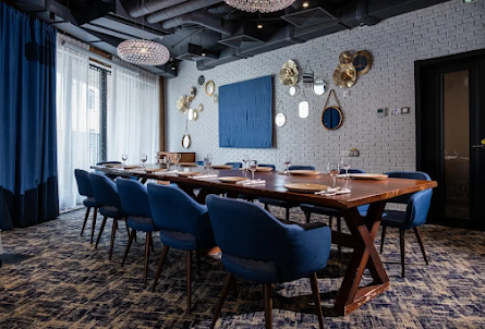 Зал «Марк Твен» в Зал «Джек Лондон»