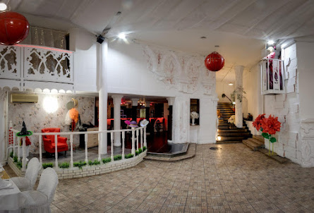 Зал Holiday в Зал Holiday