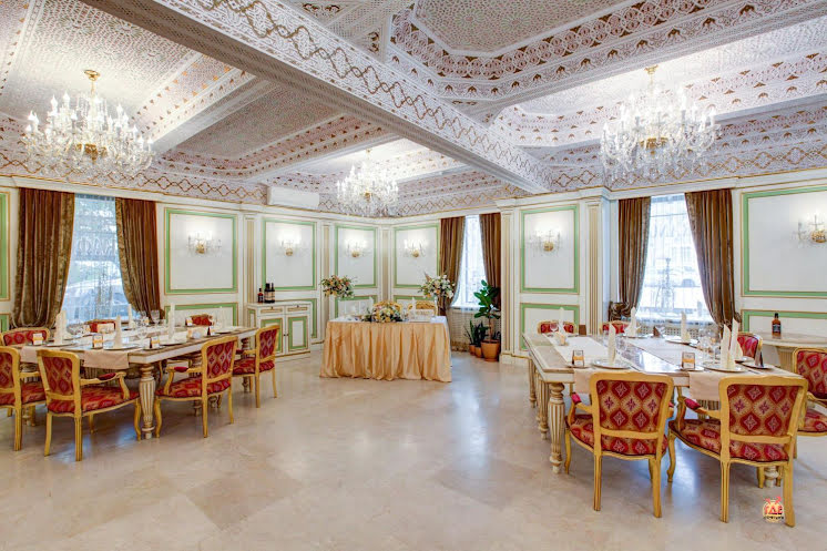 Основной зал в «Grange Cafe» фотография №4