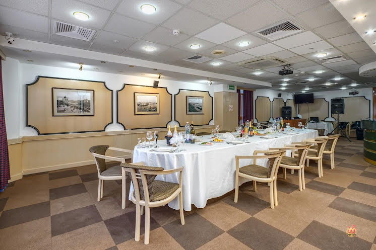 Зал Boutique Whisky bar в «Чайка и Бурлак» фотография №11