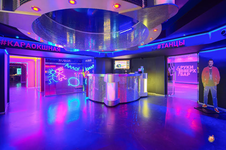 Основной зал  в «Руки ВВерх! Бар на Московском» фотография №17