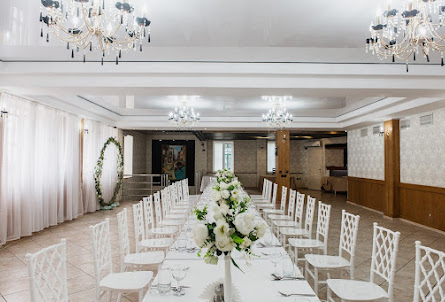 Большой зал в Малый зал