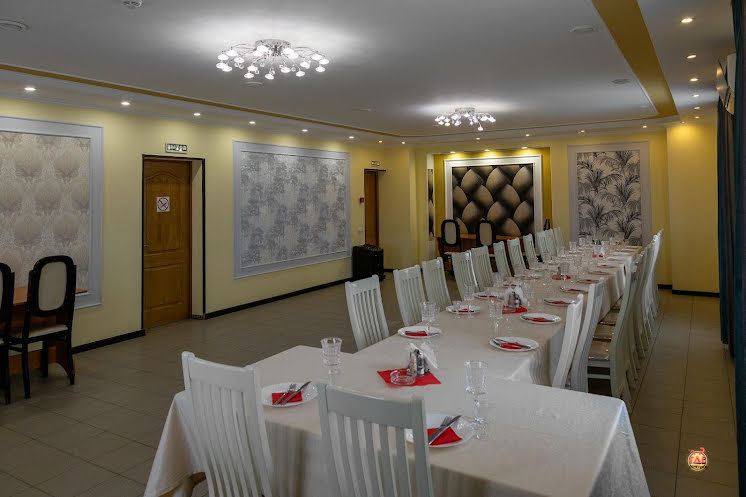 Основной зал  в «Neon» фотография №7