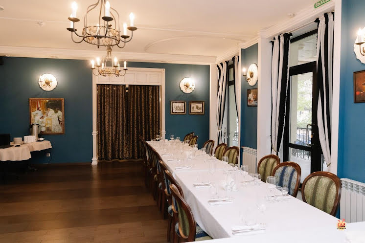 Банкетный зал «СамоварЪ»  в «Богемия на Вавилова» фотография №9