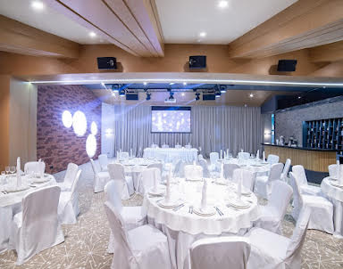  ресторан STUDIO HALL