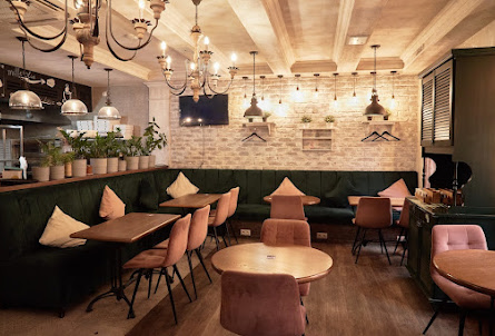 Большой зал в Малый зал