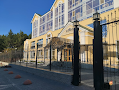 Основной зал в «La Rose D’or»
