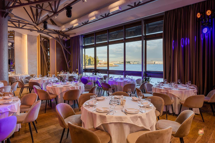 Банкетный зал  в «Ресторан-корабль "Магадан"» фотография №10