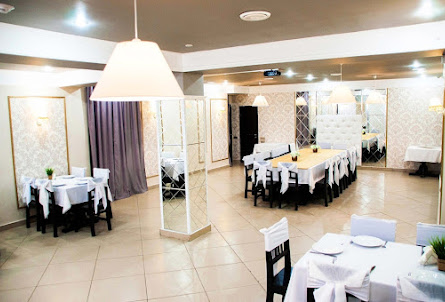 Зал на 60 человек в Зал на 10 человек