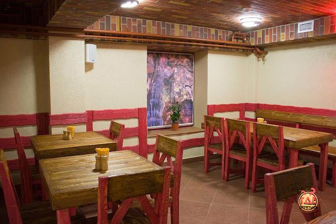 Основной зал в «Red Grot» фотография №3