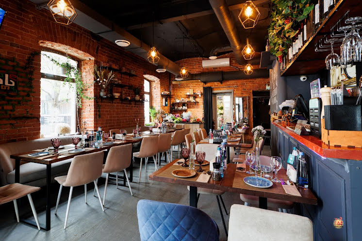 Зал ресторана в «Вах Хинкали на Холодильном» фотография №2