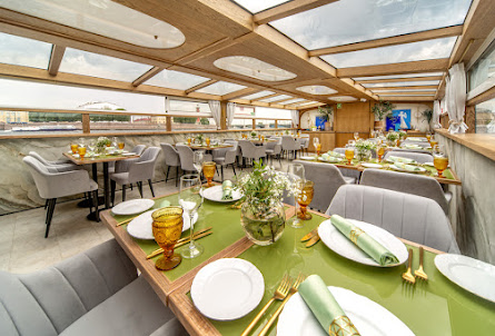 Палуба в Палуба