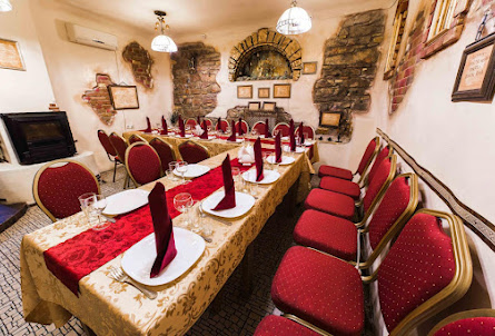 Большой зал в Малый зал