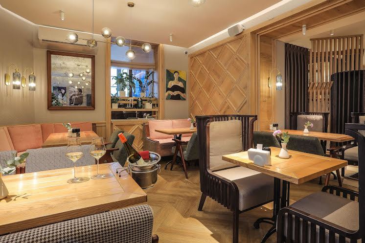 Основной зал в «Beefstroganoff Grill» фотография №6