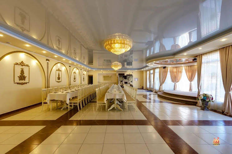 Большой зал в «Версаль» фотография №14