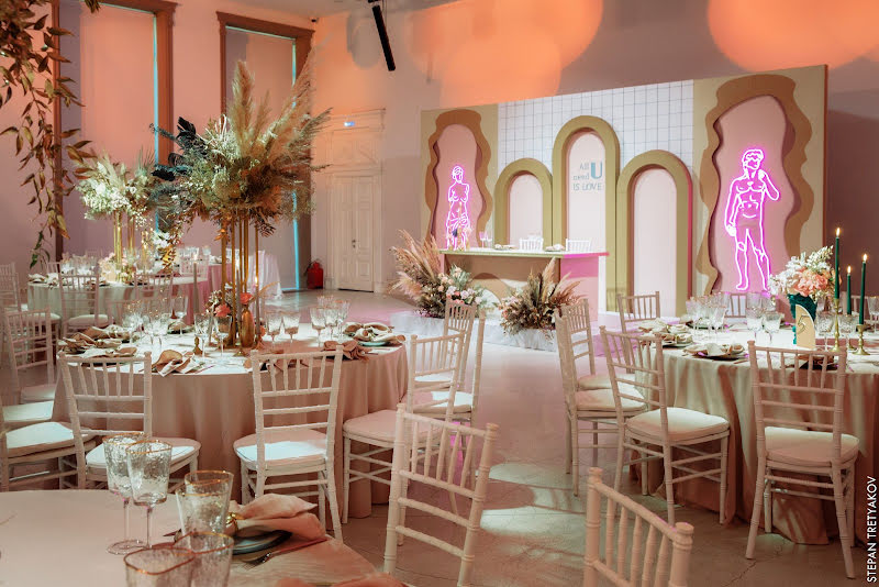 Согласие Холл фотография №13