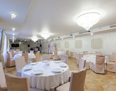  ресторан Гранд Фэмили