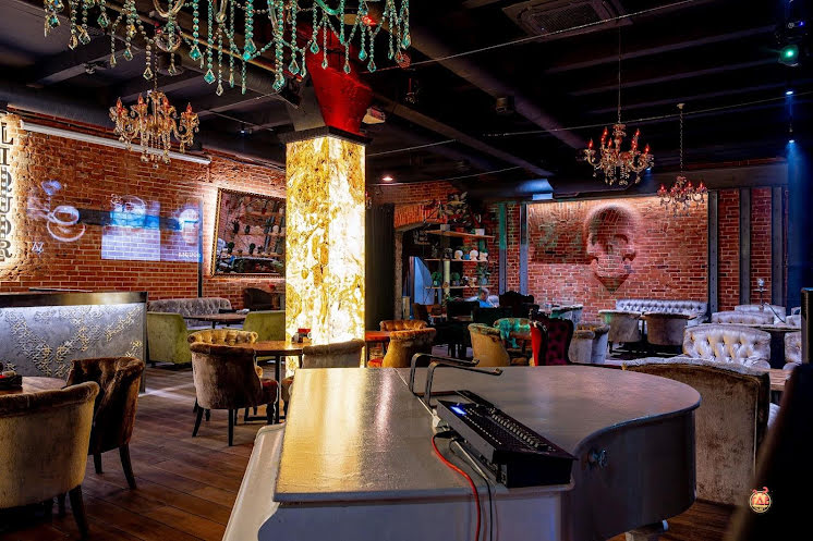 Основной зал  в «LIQUOR» фотография №7