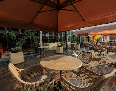  ресторан Сабли-Зубы