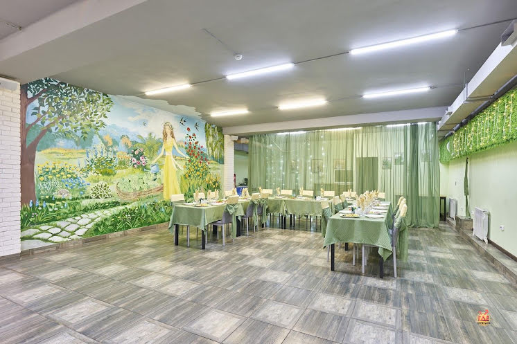 Основной зал в «Шпинат» фотография №3