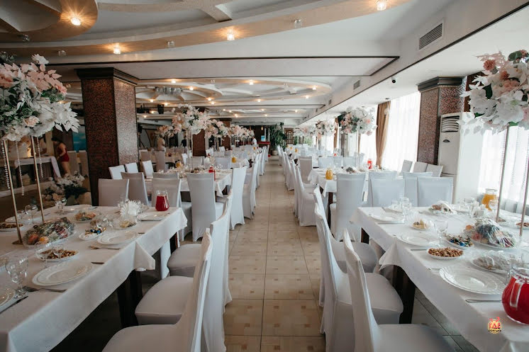 Большой банкетный зал в «Тюльпан» фотография №6