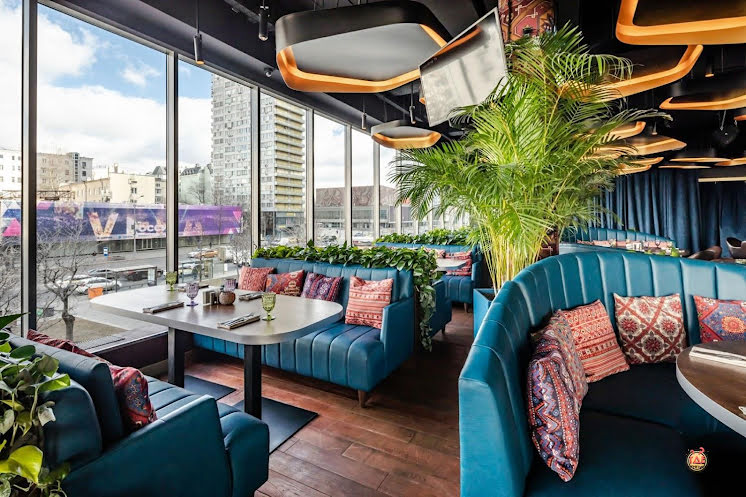 Основной зал в «Eshak на Арбате» фотография №4