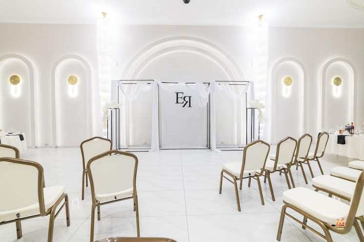 Зал ресторана в «Shalet» фотография №2