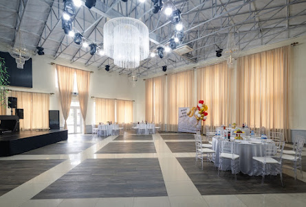 Большой зал в Малый зал с верандой