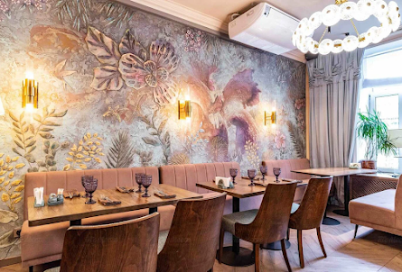 Зал на 2 этаже  в Зал на 1 этаже 