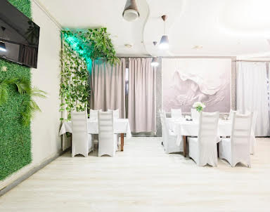  ресторан Три тополя