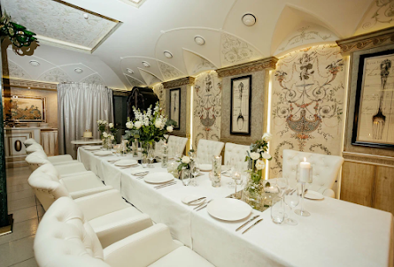 Основной зал в Конференц-зал "Библиотека"