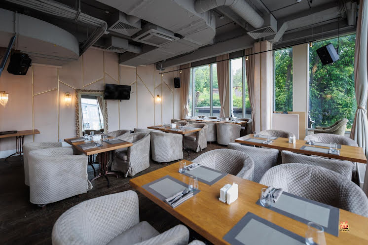 Малый караоке зал в «Сытый лось на Большой Семёновской» фотография №8