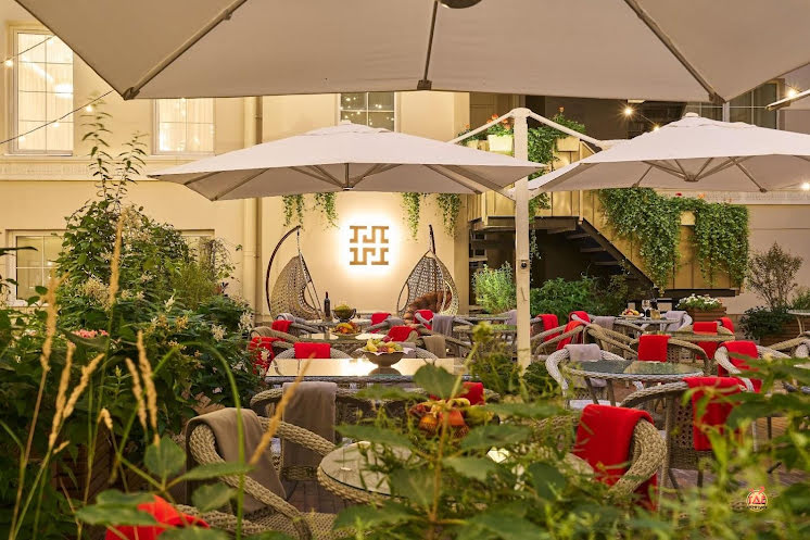 Терраса "Helen's Garden" в «Helen» фотография №14