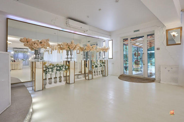 Большой банкетный зал в «Скатерть Самобранка» фотография №9