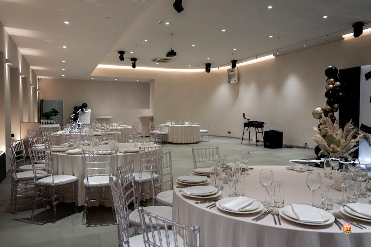 Большой зал  в «TOST» фотография №4